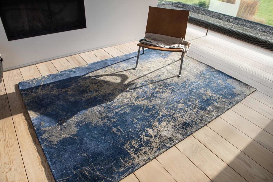 tapijt Louis De Poortere CA 8629 Mad Men Cracks Abyss Blue interior 2