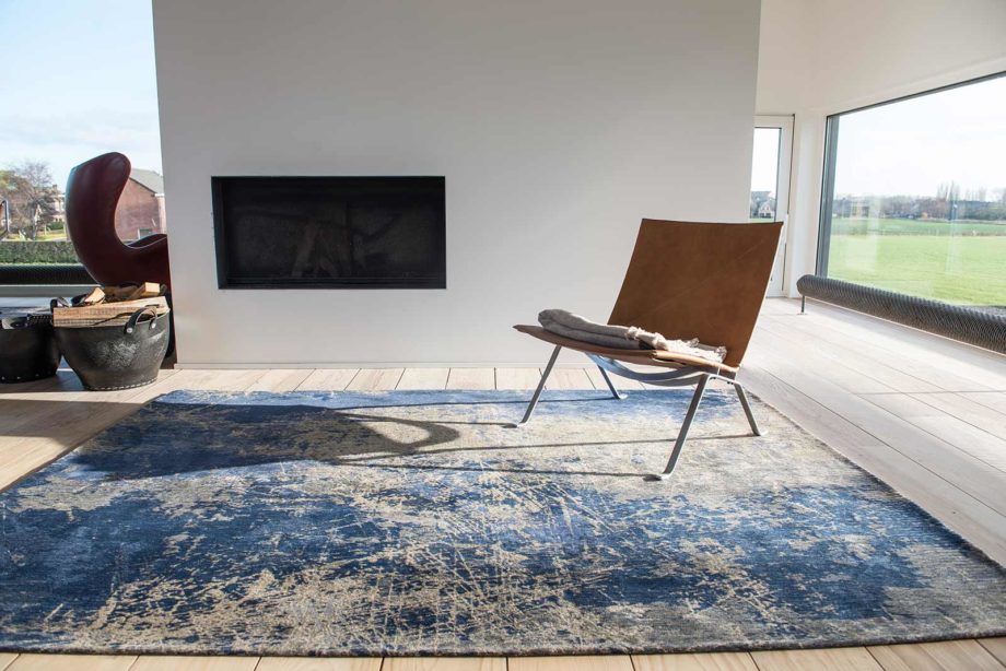 tapijt Louis De Poortere CA 8629 Mad Men Cracks Abyss Blue interior