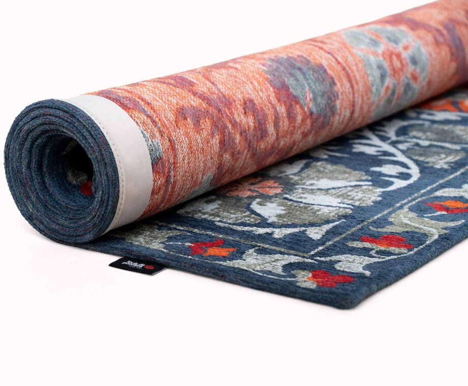 Louis De Poortere tapijt Antiquarian Suzani 9730 Nordic roll